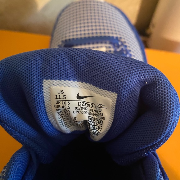 LeBron Witness VII TB
Color: Game Royal/White-Game Royal - Picture 12 of 12